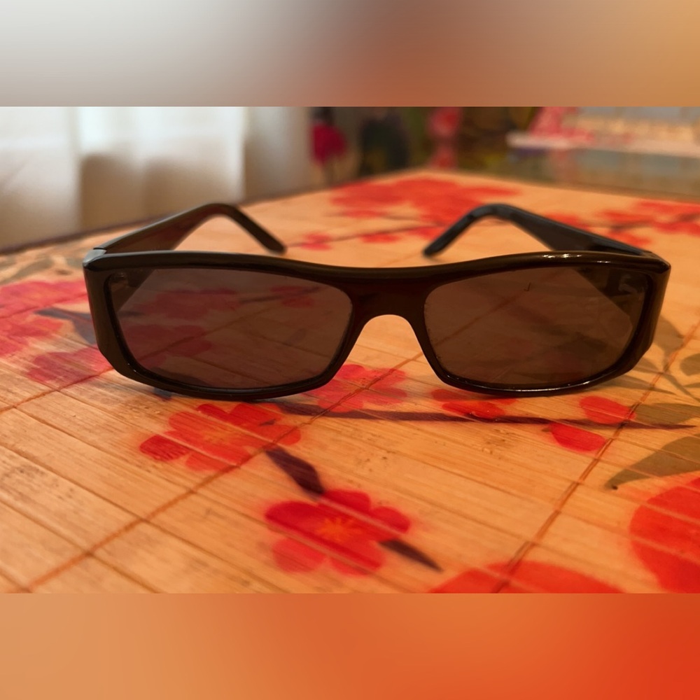 Vintage Gucci Rectangular Sunglasses - image 4